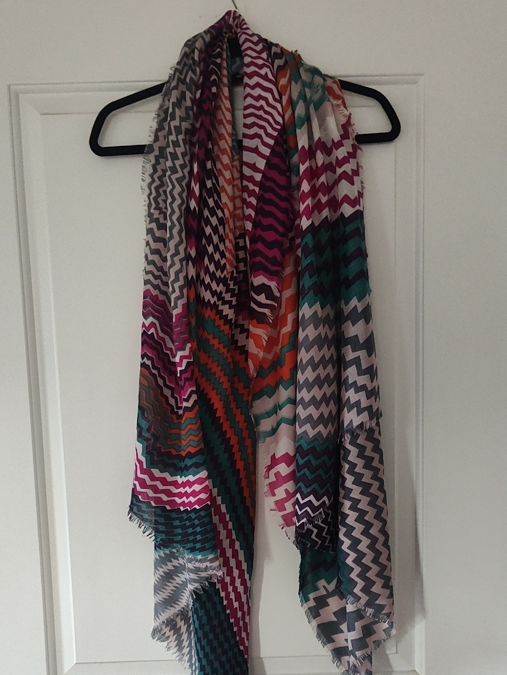 Multicolor Zigzag Women's Scarf - Lightweight Fashion Accessory